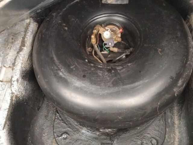 Серый ВАЗ 2110, объемом двигателя 1.6 л и пробегом 210 тыс. км за 1700 $, фото 22 на Automoto.ua