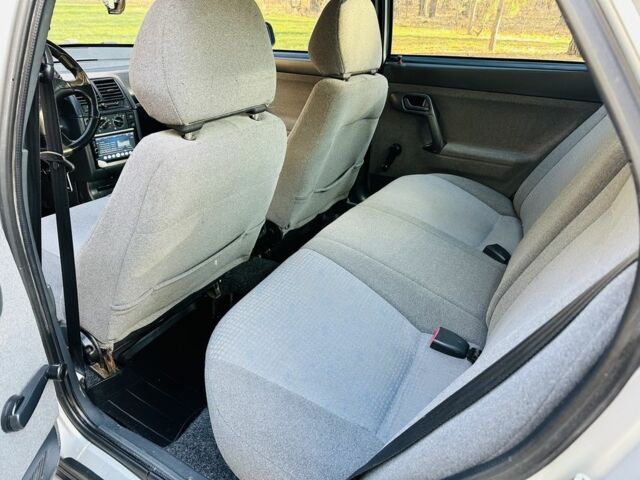 Сірий ВАЗ 2110, об'ємом двигуна 1.6 л та пробігом 95 тис. км за 3750 $, фото 9 на Automoto.ua