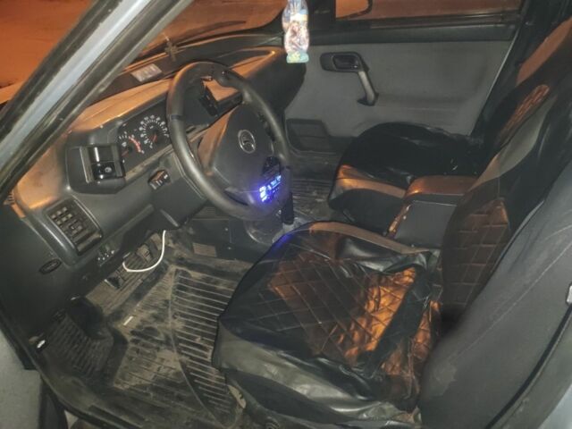 Серый ВАЗ 2110, объемом двигателя 1.6 л и пробегом 200 тыс. км за 1350 $, фото 2 на Automoto.ua