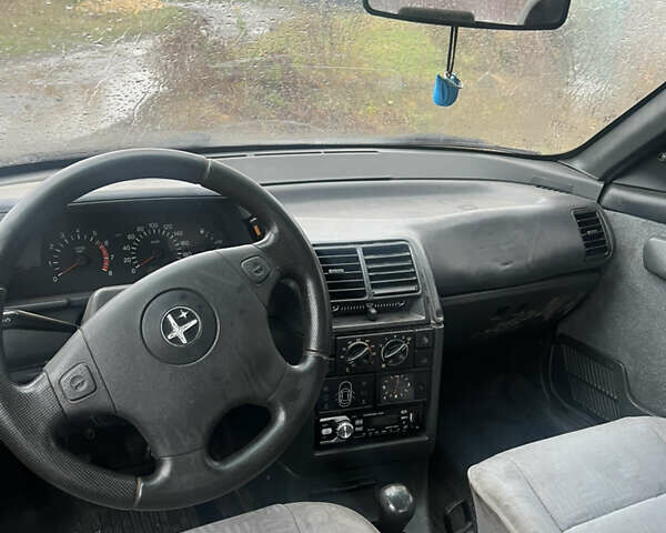 Серый ВАЗ 2110, объемом двигателя 1.6 л и пробегом 235 тыс. км за 1555 $, фото 7 на Automoto.ua