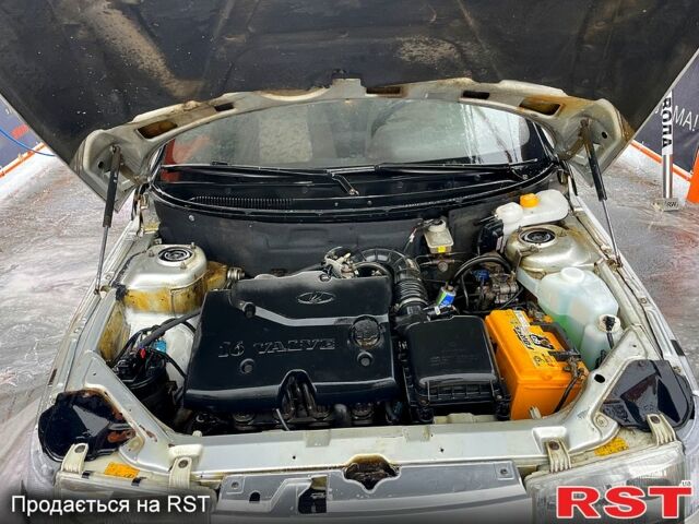 Серый ВАЗ 2110, объемом двигателя 1.6 л и пробегом 200 тыс. км за 1700 $, фото 5 на Automoto.ua