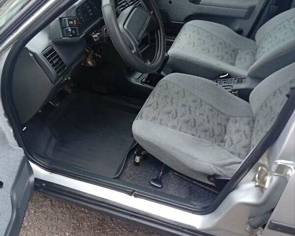 Серый ВАЗ 2110, объемом двигателя 1.6 л и пробегом 258 тыс. км за 1600 $, фото 8 на Automoto.ua