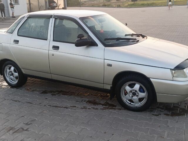 Серый ВАЗ 2110, объемом двигателя 1.6 л и пробегом 213 тыс. км за 1600 $, фото 4 на Automoto.ua