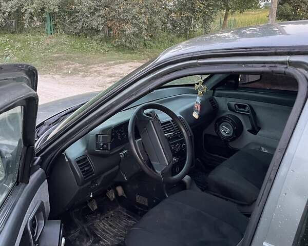 Серый ВАЗ 2110, объемом двигателя 1.6 л и пробегом 200 тыс. км за 1050 $, фото 3 на Automoto.ua
