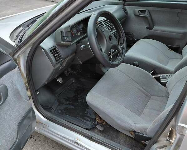 Сірий ВАЗ 2110, об'ємом двигуна 1.6 л та пробігом 230 тис. км за 1250 $, фото 5 на Automoto.ua
