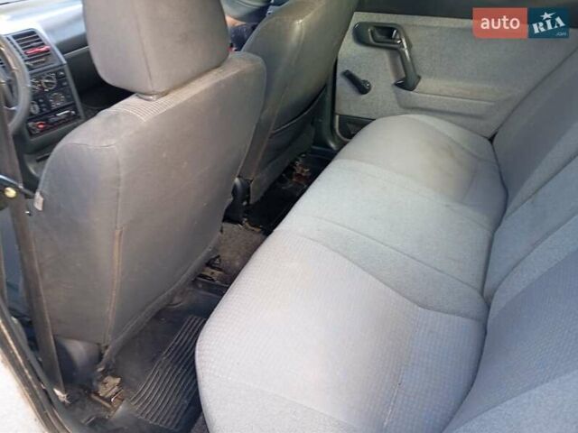 ВАЗ 2110 2007 у Теребовле на Automoto.ua Сірий ВАЗ 2110, об'ємом двигуна 1.6 л та пробігом 174 тис. км за 1650 $, фото 2 на Automoto.ua