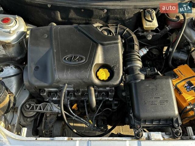 Сірий ВАЗ 2110, об'ємом двигуна 1.6 л та пробігом 213 тис. км за 1800 $, фото 17 на Automoto.ua