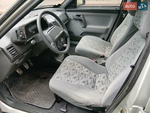 Серый ВАЗ 2110, объемом двигателя 1.6 л и пробегом 234 тыс. км за 1500 $, фото 2 на Automoto.ua