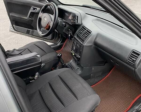 Сірий ВАЗ 2110, об'ємом двигуна 1.6 л та пробігом 193 тис. км за 2400 $, фото 9 на Automoto.ua