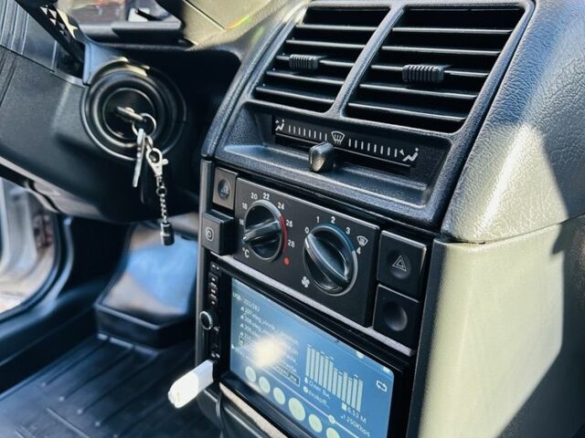 Сірий ВАЗ 2110, об'ємом двигуна 1.6 л та пробігом 95 тис. км за 3750 $, фото 12 на Automoto.ua