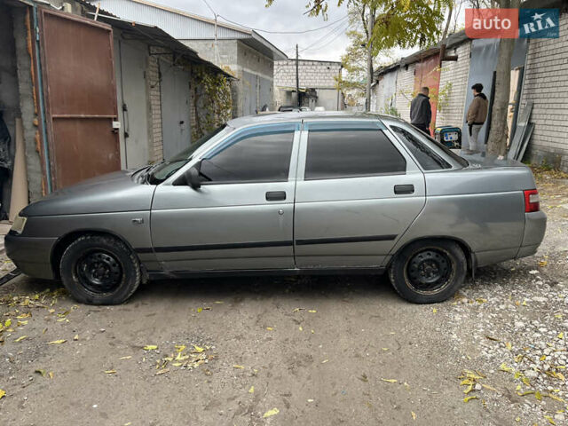 Серый ВАЗ 2110, объемом двигателя 1.6 л и пробегом 186 тыс. км за 2300 $, фото 3 на Automoto.ua