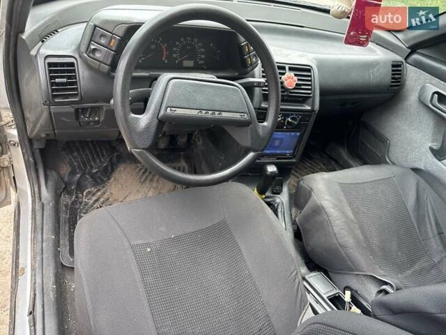 Серый ВАЗ 2110, объемом двигателя 1.6 л и пробегом 320 тыс. км за 2600 $, фото 1 на Automoto.ua