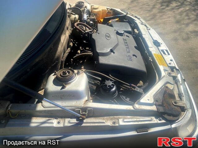 Серый ВАЗ 2110, объемом двигателя 1.6 л и пробегом 200 тыс. км за 1200 $, фото 8 на Automoto.ua