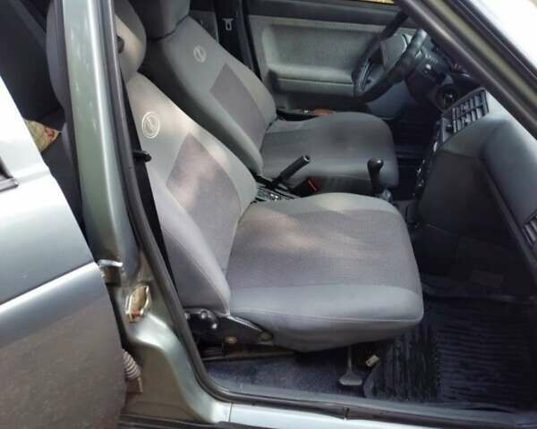 Серый ВАЗ 2110, объемом двигателя 1.6 л и пробегом 123 тыс. км за 2800 $, фото 3 на Automoto.ua