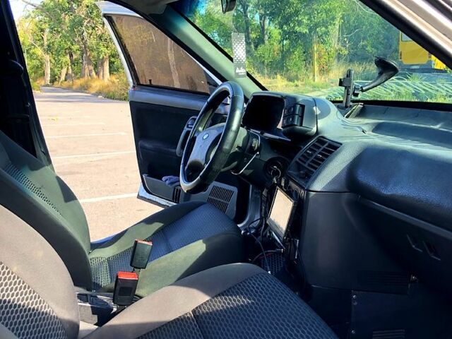 Сірий ВАЗ 2110, об'ємом двигуна 1.6 л та пробігом 200 тис. км за 2000 $, фото 5 на Automoto.ua