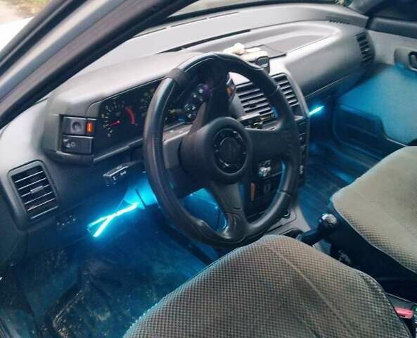 Серый ВАЗ 2110, объемом двигателя 1.6 л и пробегом 285 тыс. км за 2150 $, фото 5 на Automoto.ua