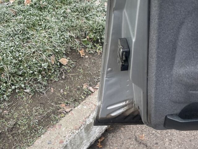 Серый ВАЗ 2110, объемом двигателя 1.6 л и пробегом 250 тыс. км за 1600 $, фото 4 на Automoto.ua