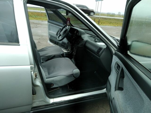 Серый ВАЗ 2110, объемом двигателя 1.6 л и пробегом 210 тыс. км за 1700 $, фото 13 на Automoto.ua