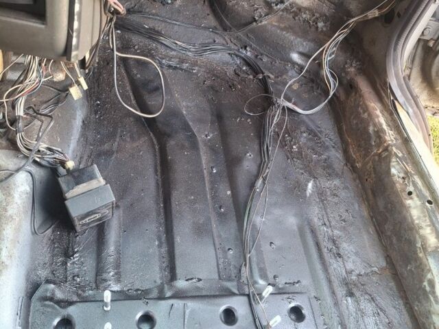 Сірий ВАЗ 2110, об'ємом двигуна 1.6 л та пробігом 330 тис. км за 1600 $, фото 7 на Automoto.ua