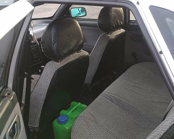 Серый ВАЗ 2110, объемом двигателя 1.6 л и пробегом 182 тыс. км за 2900 $, фото 6 на Automoto.ua