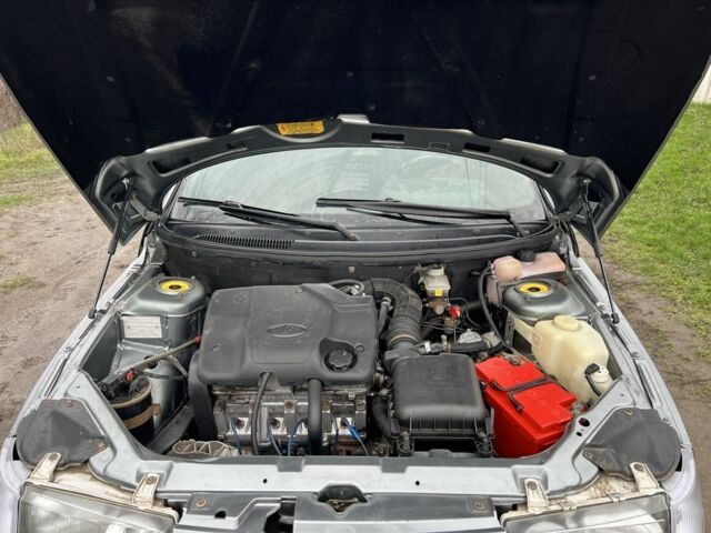 Серый ВАЗ 2110, объемом двигателя 1.6 л и пробегом 183 тыс. км за 1950 $, фото 5 на Automoto.ua