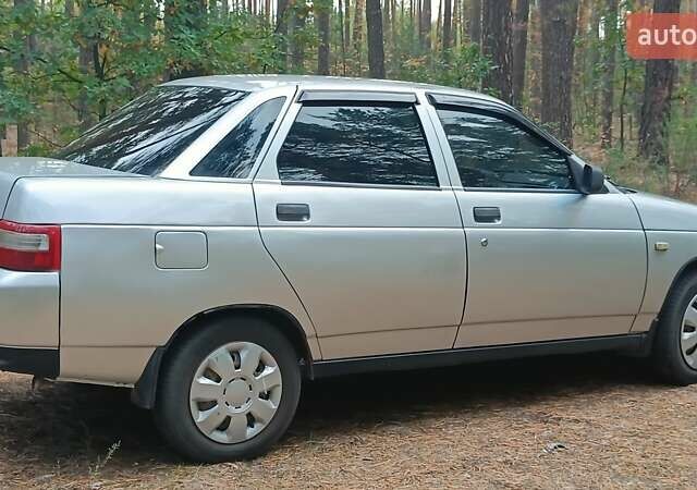 Серый ВАЗ 2110, объемом двигателя 1.6 л и пробегом 200 тыс. км за 1950 $, фото 5 на Automoto.ua