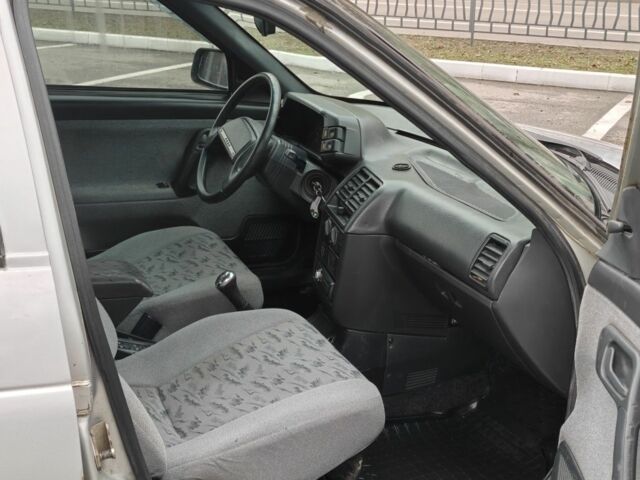 Серый ВАЗ 2110, объемом двигателя 1.6 л и пробегом 174 тыс. км за 1400 $, фото 7 на Automoto.ua