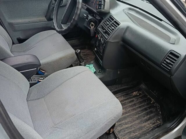 Серый ВАЗ 2110, объемом двигателя 1 л и пробегом 220 тыс. км за 2000 $, фото 2 на Automoto.ua