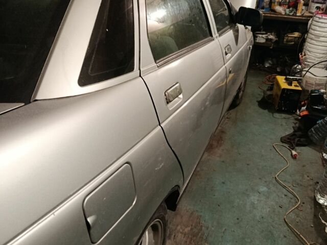 Серый ВАЗ 2110, объемом двигателя 1 л и пробегом 220 тыс. км за 2000 $, фото 6 на Automoto.ua