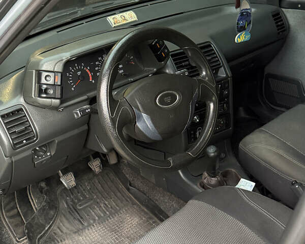 ВАЗ 2110 2007 в Марганце на Automoto.ua Серый ВАЗ 2110, объемом двигателя 1.6 л и пробегом 160 тыс. км за 1200 $, фото 5 на Automoto.ua