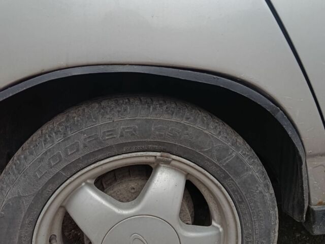 Серый ВАЗ 2110, объемом двигателя 1 л и пробегом 220 тыс. км за 2000 $, фото 3 на Automoto.ua