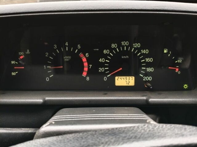 Серый ВАЗ 2110, объемом двигателя 1.6 л и пробегом 245 тыс. км за 2000 $, фото 7 на Automoto.ua