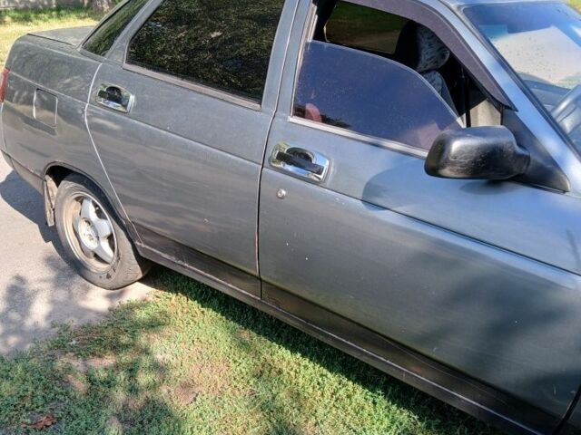 Серый ВАЗ 2110, объемом двигателя 1.6 л и пробегом 176 тыс. км за 708 $, фото 2 на Automoto.ua