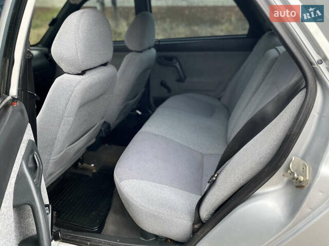 Серый ВАЗ 2110, объемом двигателя 1.6 л и пробегом 152 тыс. км за 2000 $, фото 29 на Automoto.ua