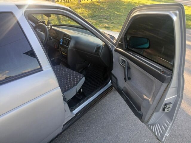 Серый ВАЗ 2110, объемом двигателя 1 л и пробегом 159 тыс. км за 2400 $, фото 11 на Automoto.ua