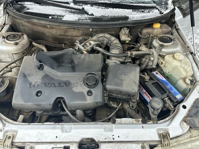 Серый ВАЗ 2110, объемом двигателя 1.6 л и пробегом 290 тыс. км за 2059 $, фото 7 на Automoto.ua