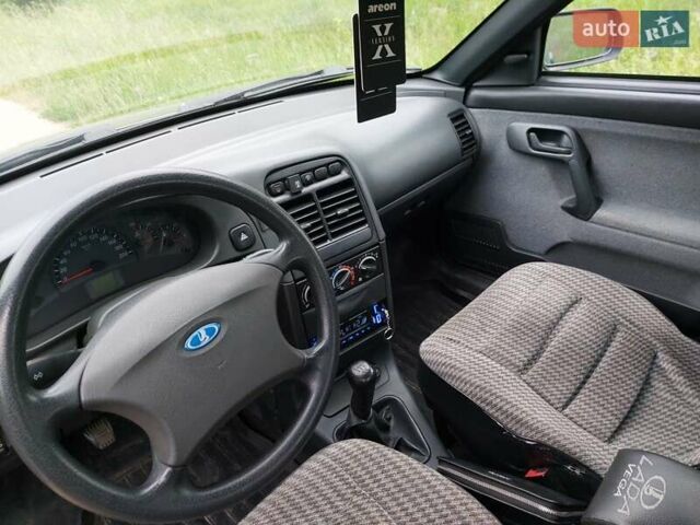 Серый ВАЗ 2110, объемом двигателя 1.6 л и пробегом 118 тыс. км за 2700 $, фото 3 на Automoto.ua