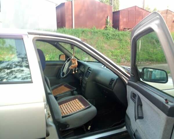 Серый ВАЗ 2110, объемом двигателя 1.6 л и пробегом 77 тыс. км за 2600 $, фото 7 на Automoto.ua