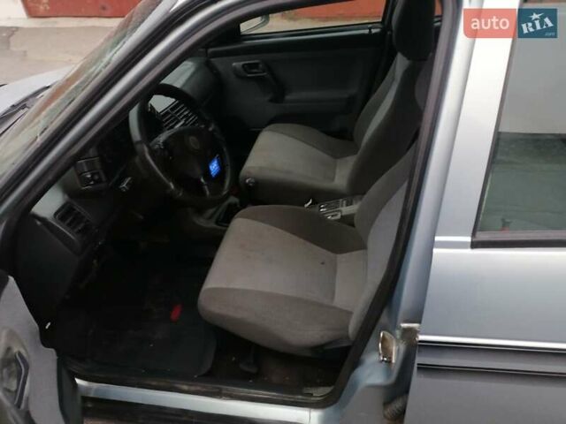 Сірий ВАЗ 2110, об'ємом двигуна 1.6 л та пробігом 235 тис. км за 1500 $, фото 1 на Automoto.ua