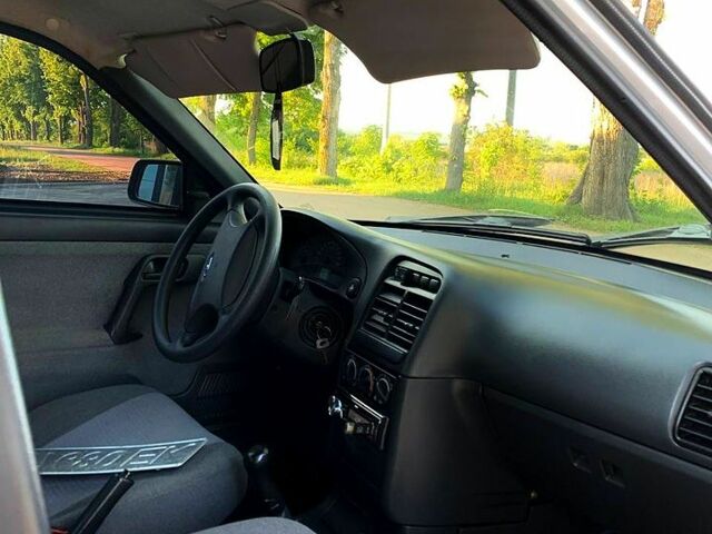 Сірий ВАЗ 2110, об'ємом двигуна 1.6 л та пробігом 140 тис. км за 2750 $, фото 6 на Automoto.ua