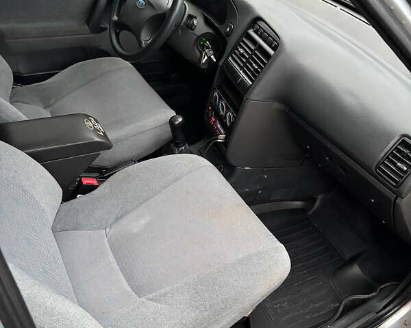 Серый ВАЗ 2110, объемом двигателя 1.6 л и пробегом 177 тыс. км за 2200 $, фото 6 на Automoto.ua