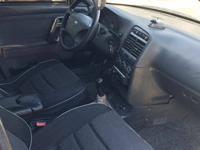 Сірий ВАЗ 2110, об'ємом двигуна 1.6 л та пробігом 200 тис. км за 2550 $, фото 4 на Automoto.ua