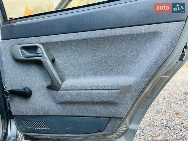 Серый ВАЗ 2110, объемом двигателя 1.6 л и пробегом 213 тыс. км за 2200 $, фото 16 на Automoto.ua