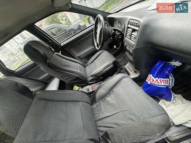 Серый ВАЗ 2110, объемом двигателя 1.6 л и пробегом 150 тыс. км за 1000 $, фото 4 на Automoto.ua