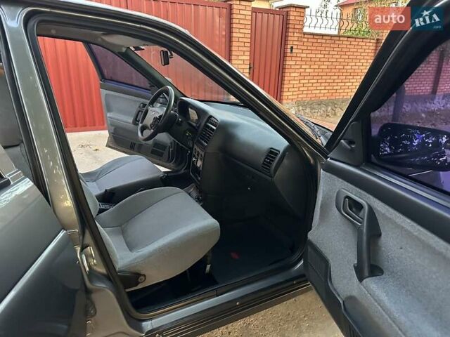 Сірий ВАЗ 2110, об'ємом двигуна 1.6 л та пробігом 108 тис. км за 2750 $, фото 24 на Automoto.ua