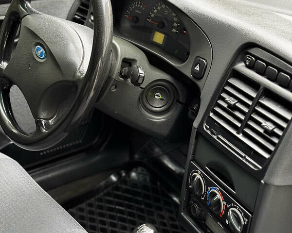 Серый ВАЗ 2110, объемом двигателя 1.6 л и пробегом 170 тыс. км за 2300 $, фото 24 на Automoto.ua