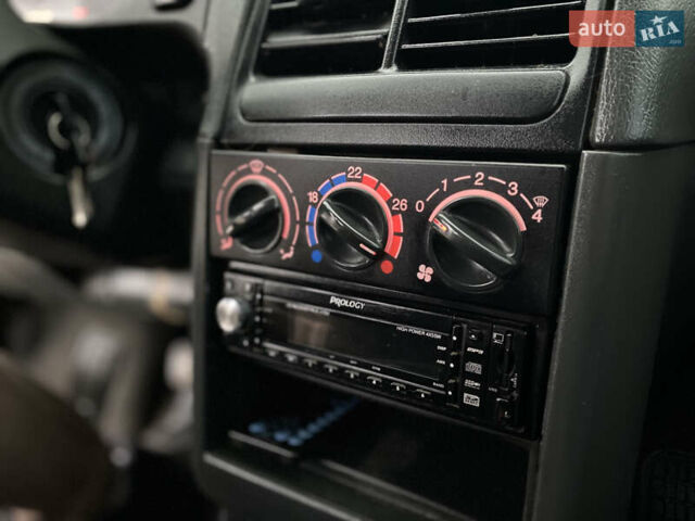 Серый ВАЗ 2110, объемом двигателя 1.6 л и пробегом 152 тыс. км за 2000 $, фото 36 на Automoto.ua