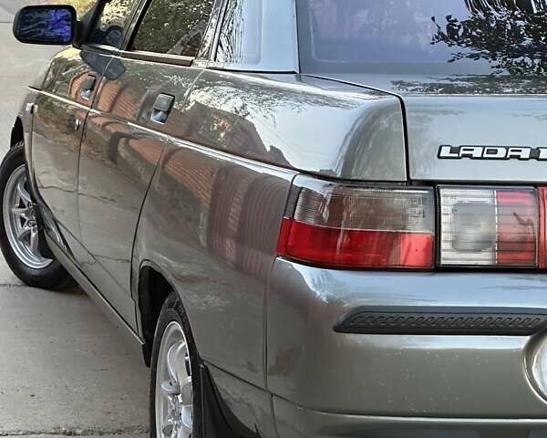Сірий ВАЗ 2110, об'ємом двигуна 1.6 л та пробігом 108 тис. км за 2750 $, фото 4 на Automoto.ua