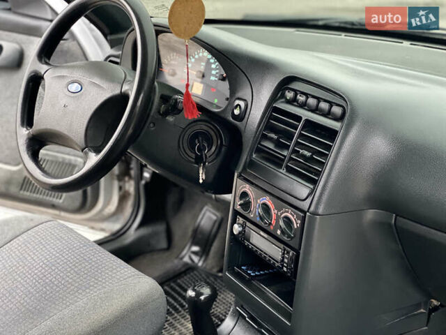 Серый ВАЗ 2110, объемом двигателя 1.6 л и пробегом 152 тыс. км за 2000 $, фото 33 на Automoto.ua