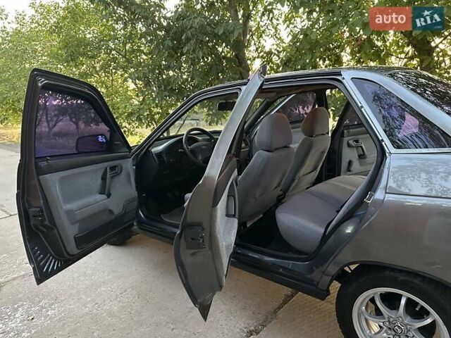 Сірий ВАЗ 2110, об'ємом двигуна 1.6 л та пробігом 108 тис. км за 2750 $, фото 20 на Automoto.ua